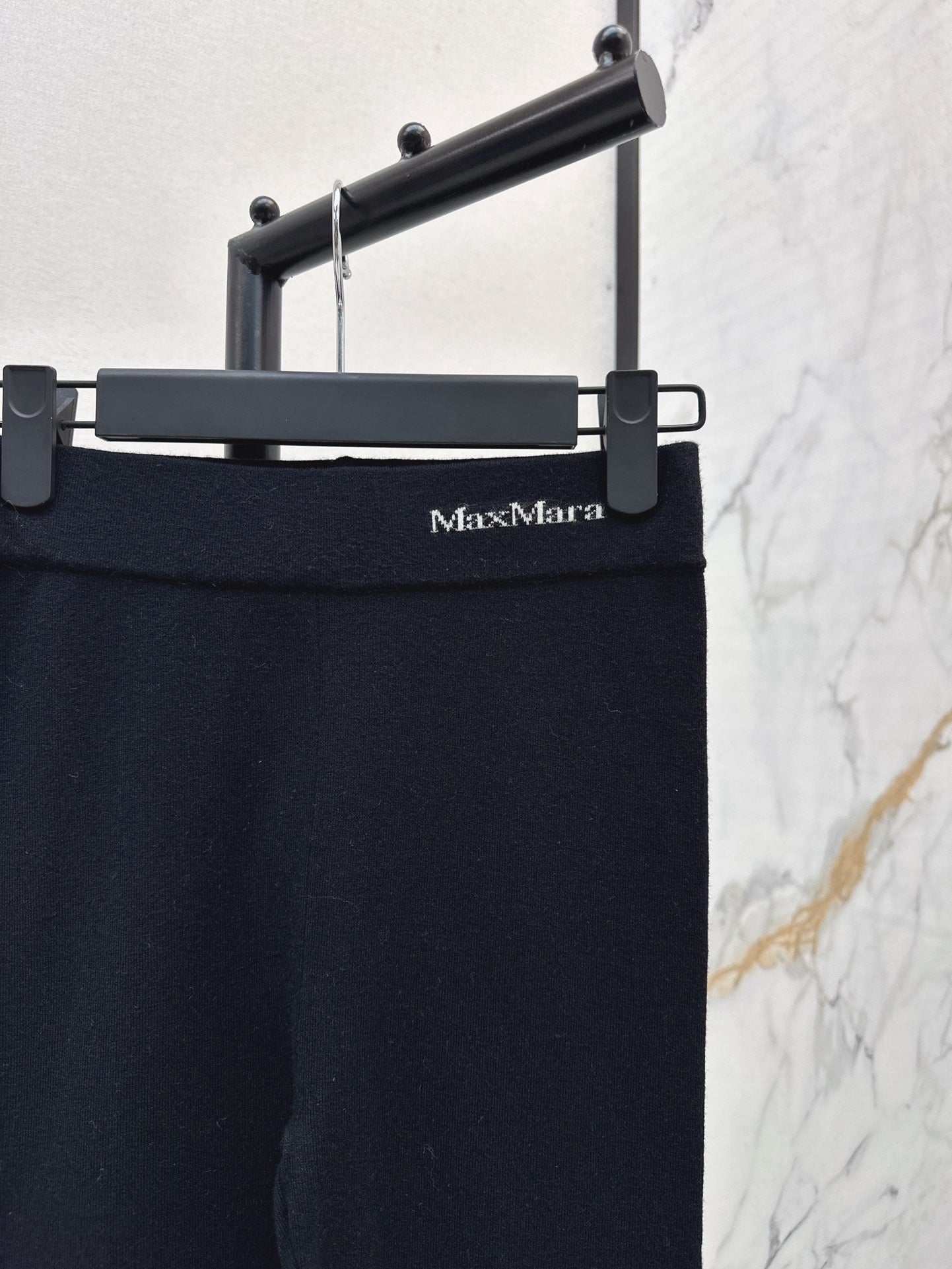 Max NEW Knitted leggings