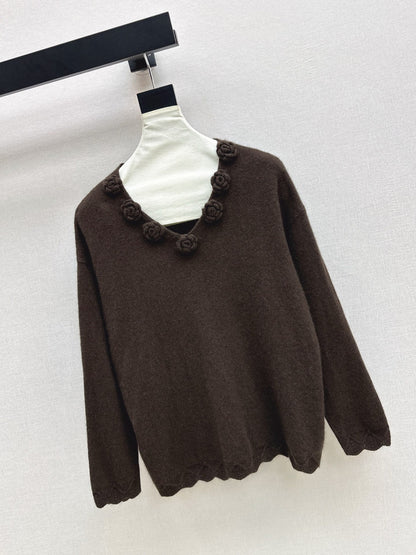 Chan NEW V-neck sweater