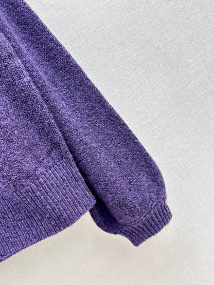 Chan NEW V-neck sweater