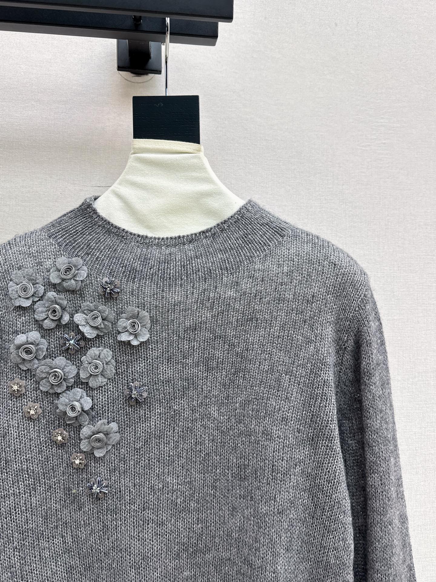 Chan NEW floral sweater