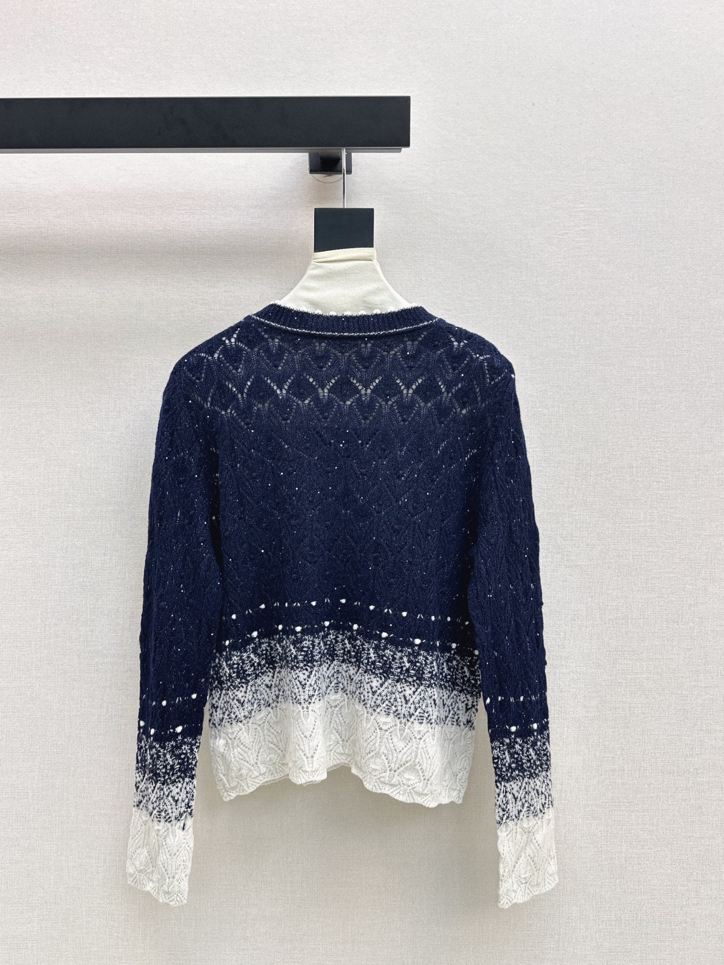 Chan NEW V-neck sweater