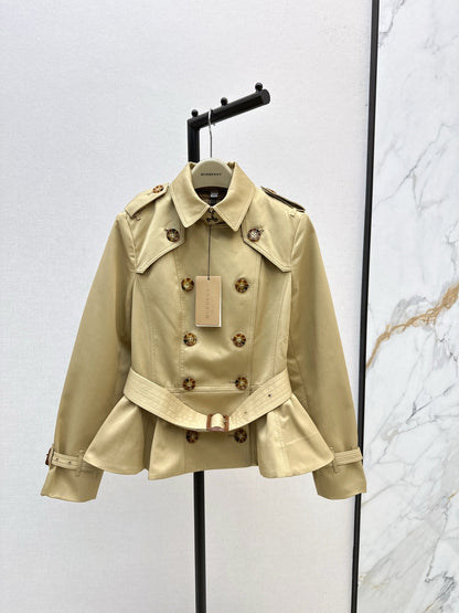 Bur NEW Button trench coat
