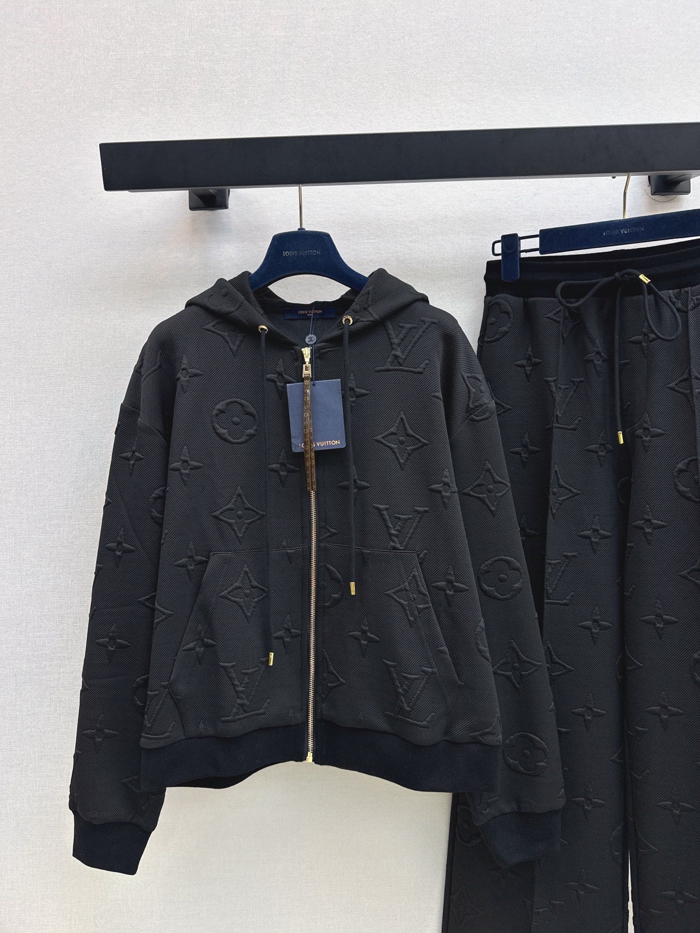 Louis NEW sports suit