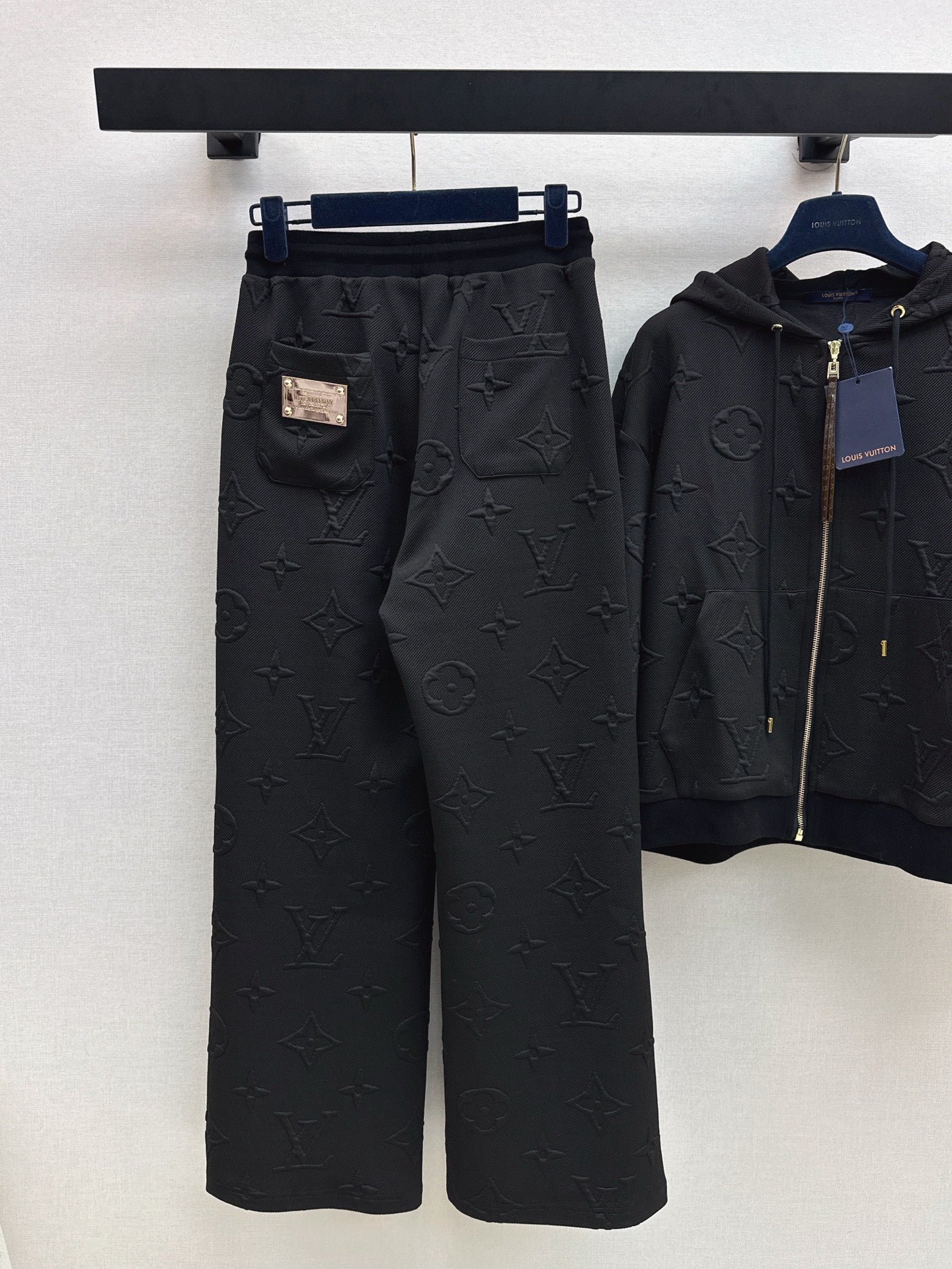 Louis NEW sports suit