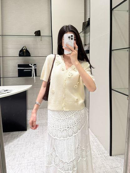 Chan NEW V-neck sweater