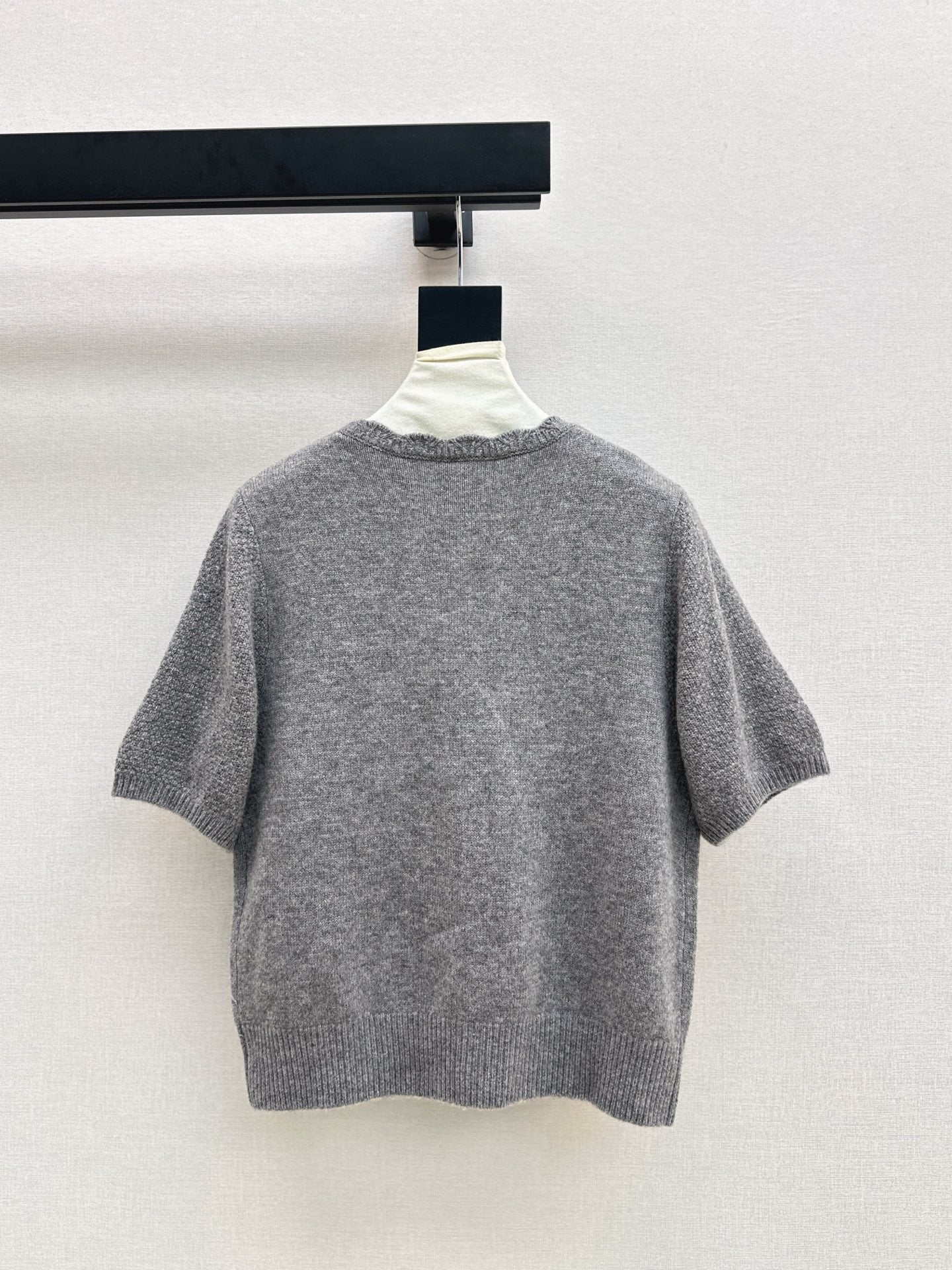 Chan NEW V-neck sweater