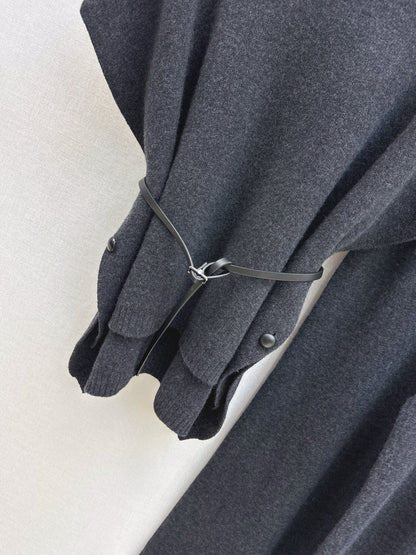 Loro NEW knitted suit