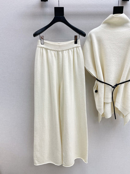 Loro NEW knitted suit