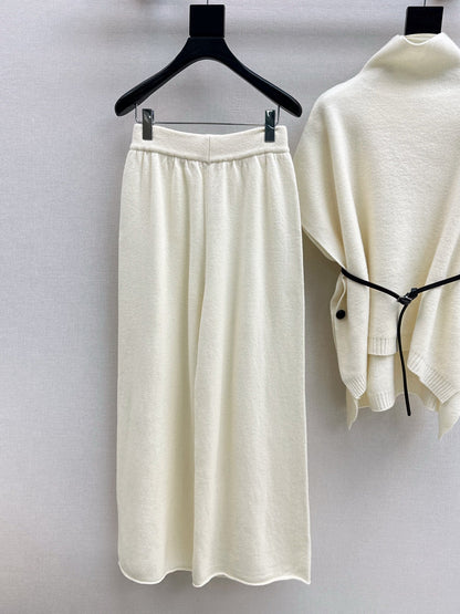 Loro NEW knitted suit