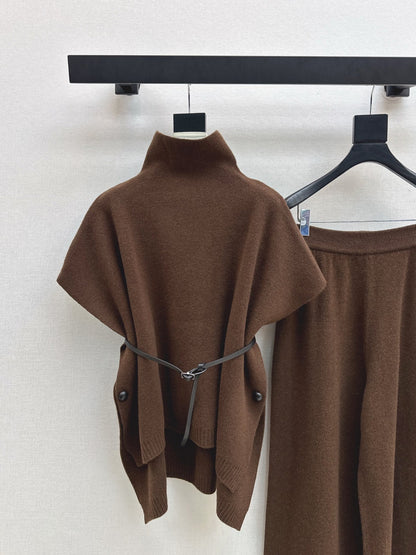 Loro NEW knitted suit