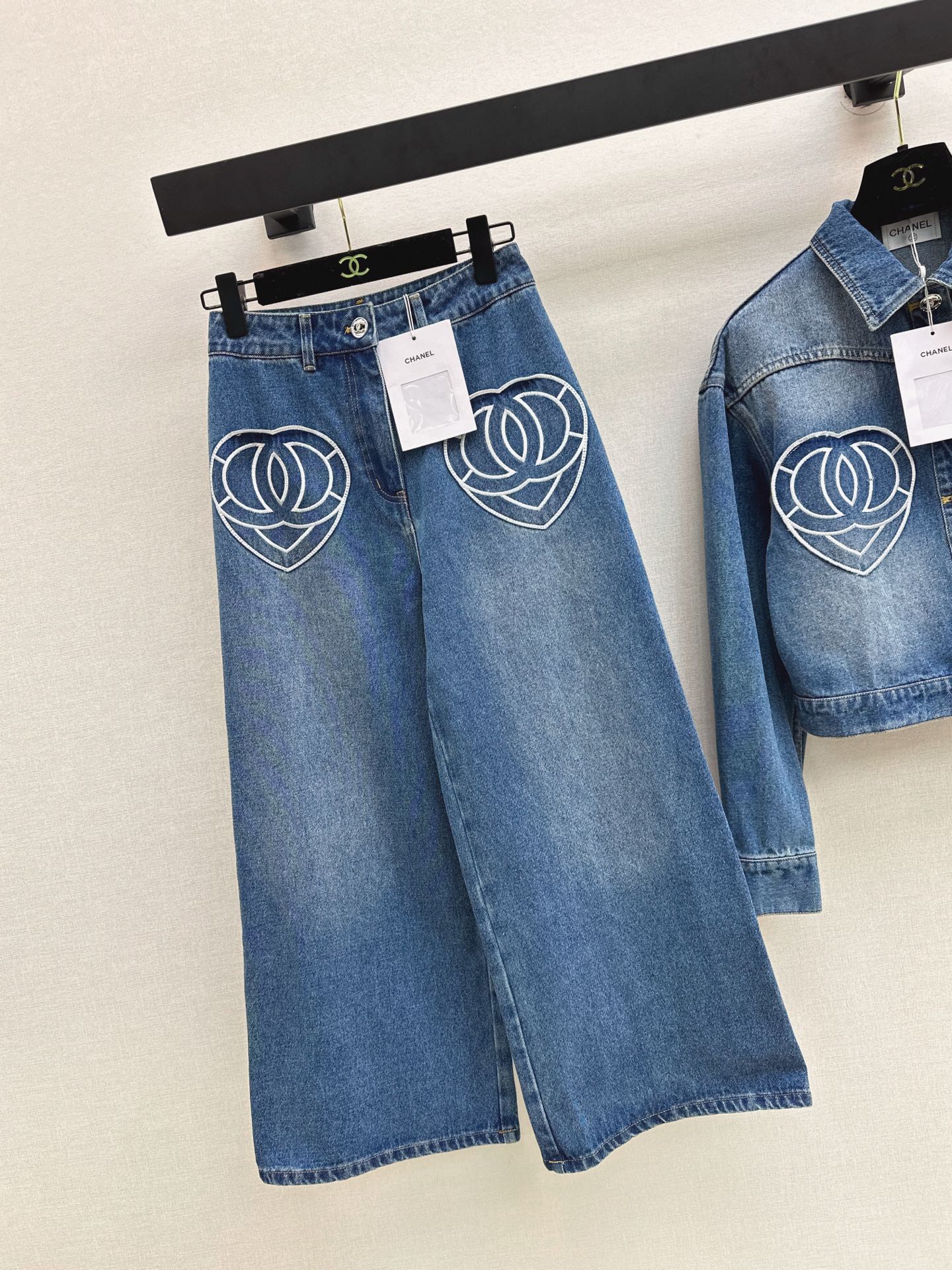 Chan NEW flared jeans