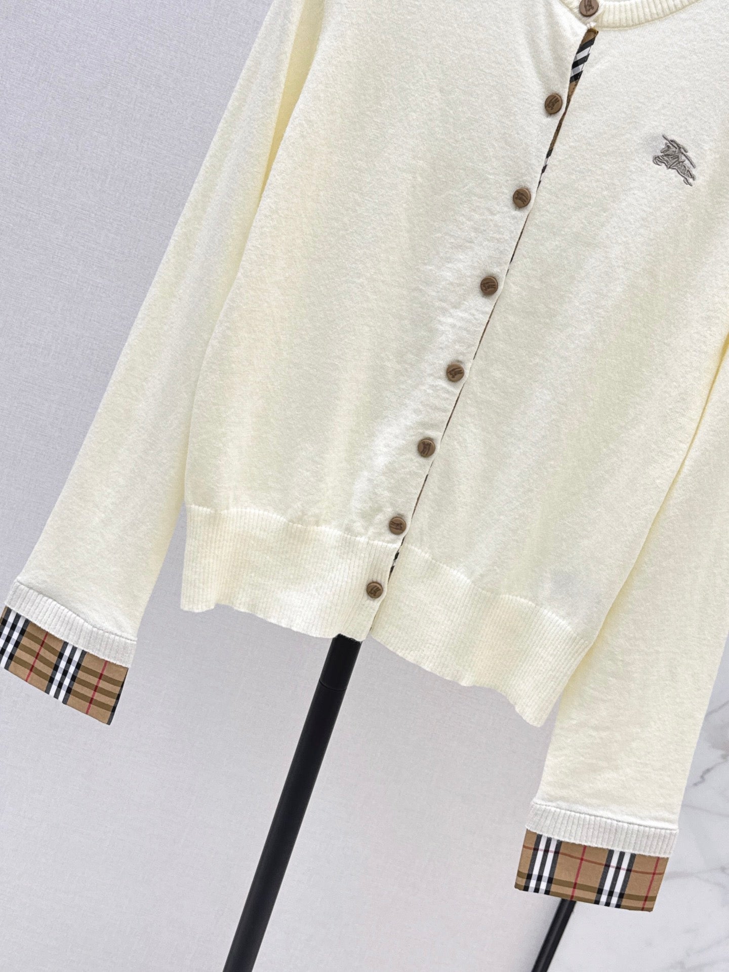 Bur NEW knitted cardigan