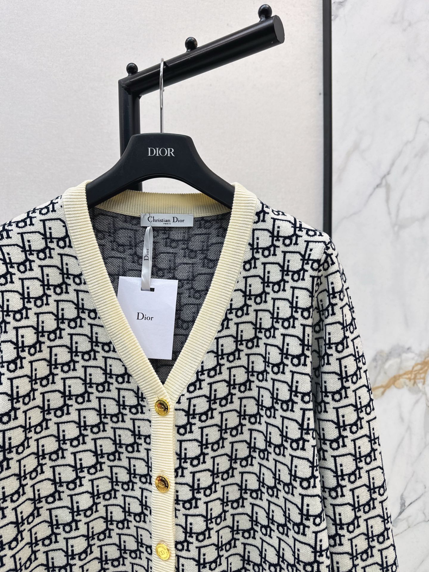 CD NEW V-neck cardigan