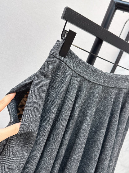 Dolc NEW wool skirt