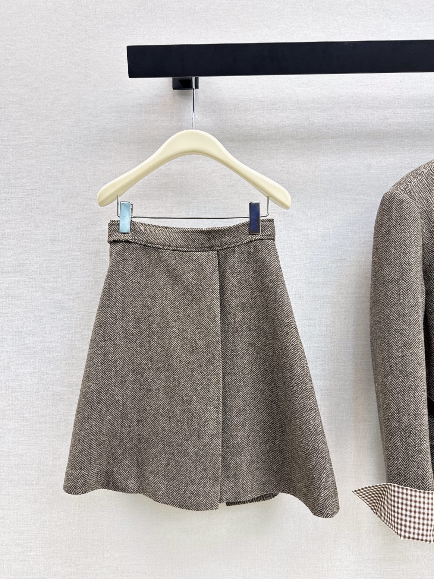 Brune NEW pleated skirt