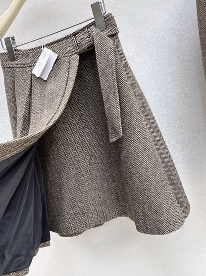 Brune NEW pleated skirt