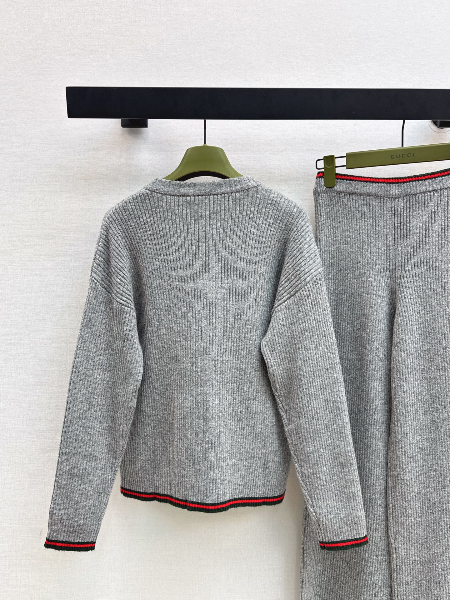 Guc NEW knitted suit