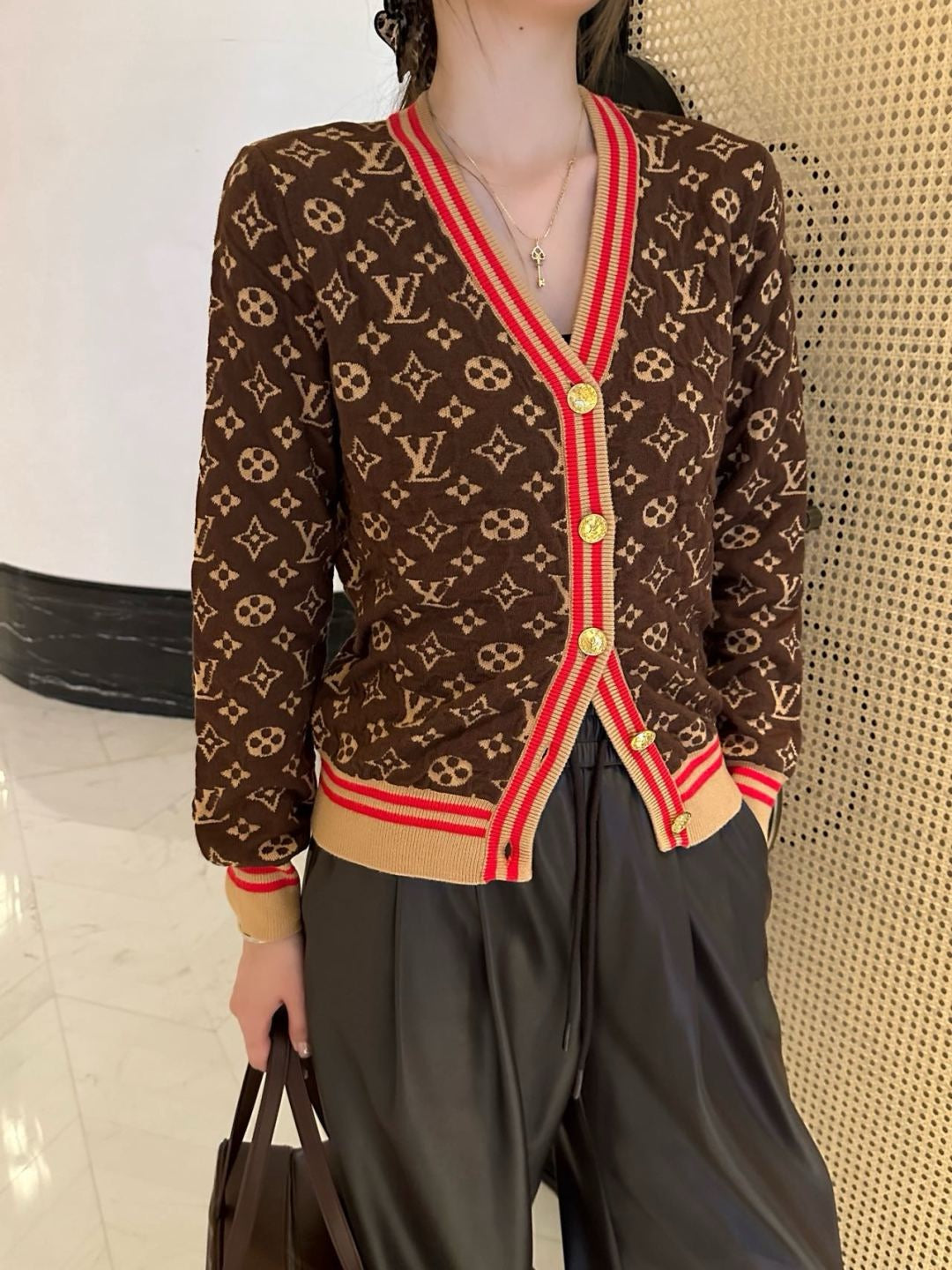 Louis NEW V-neck cardigan