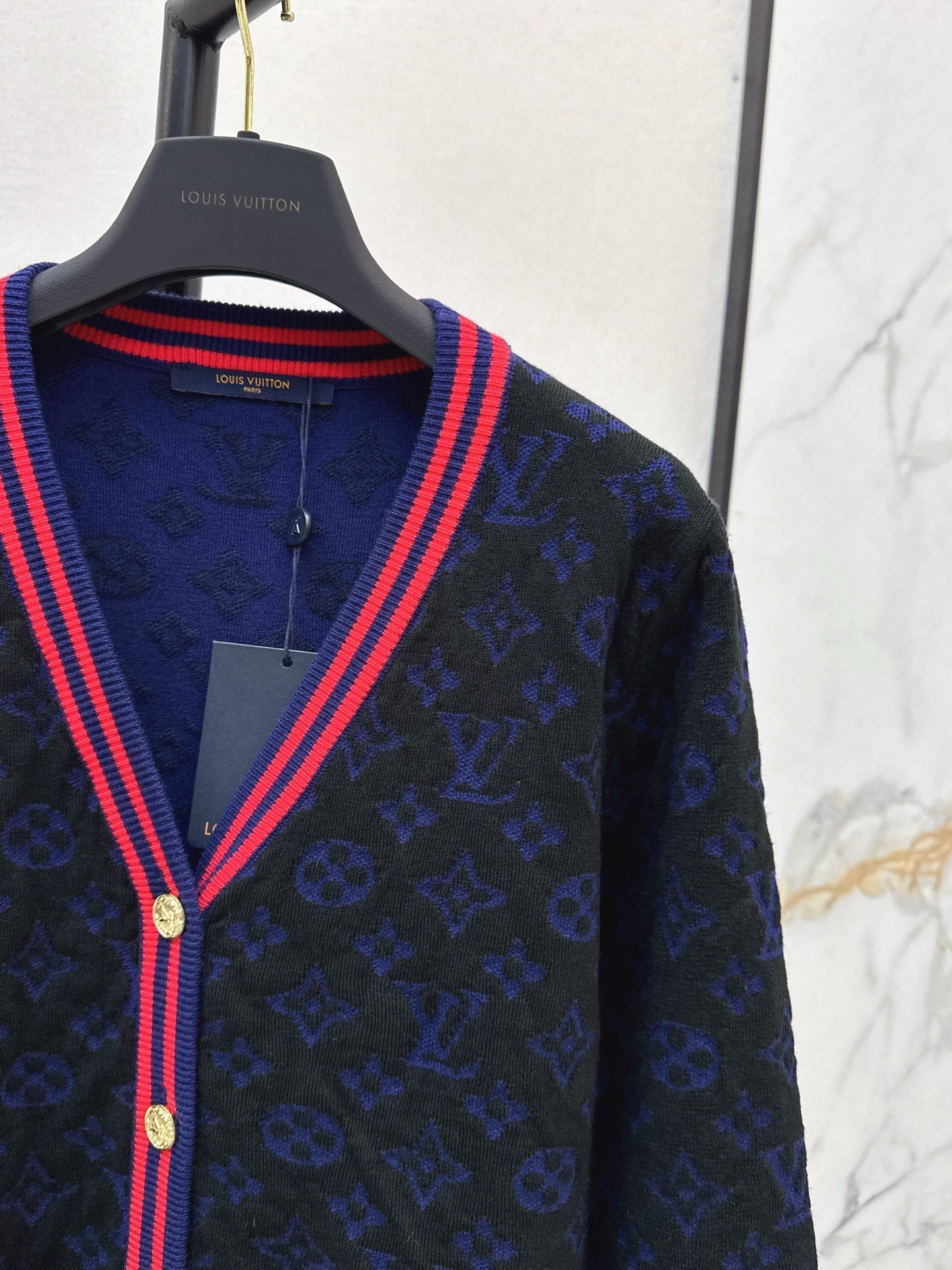 Louis NEW V-neck cardigan