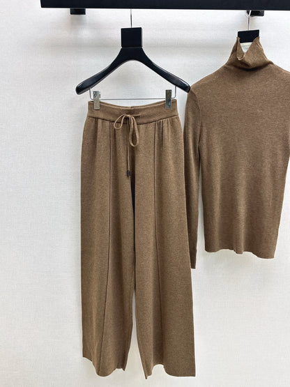 Max NEW knitted suit