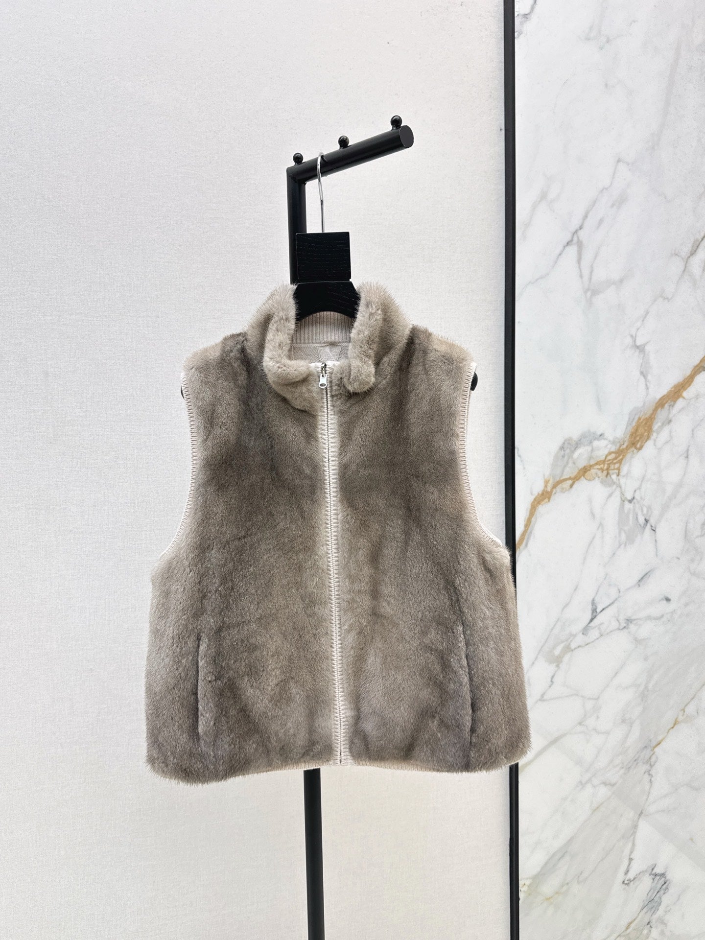 Loro NEW Reversible vest