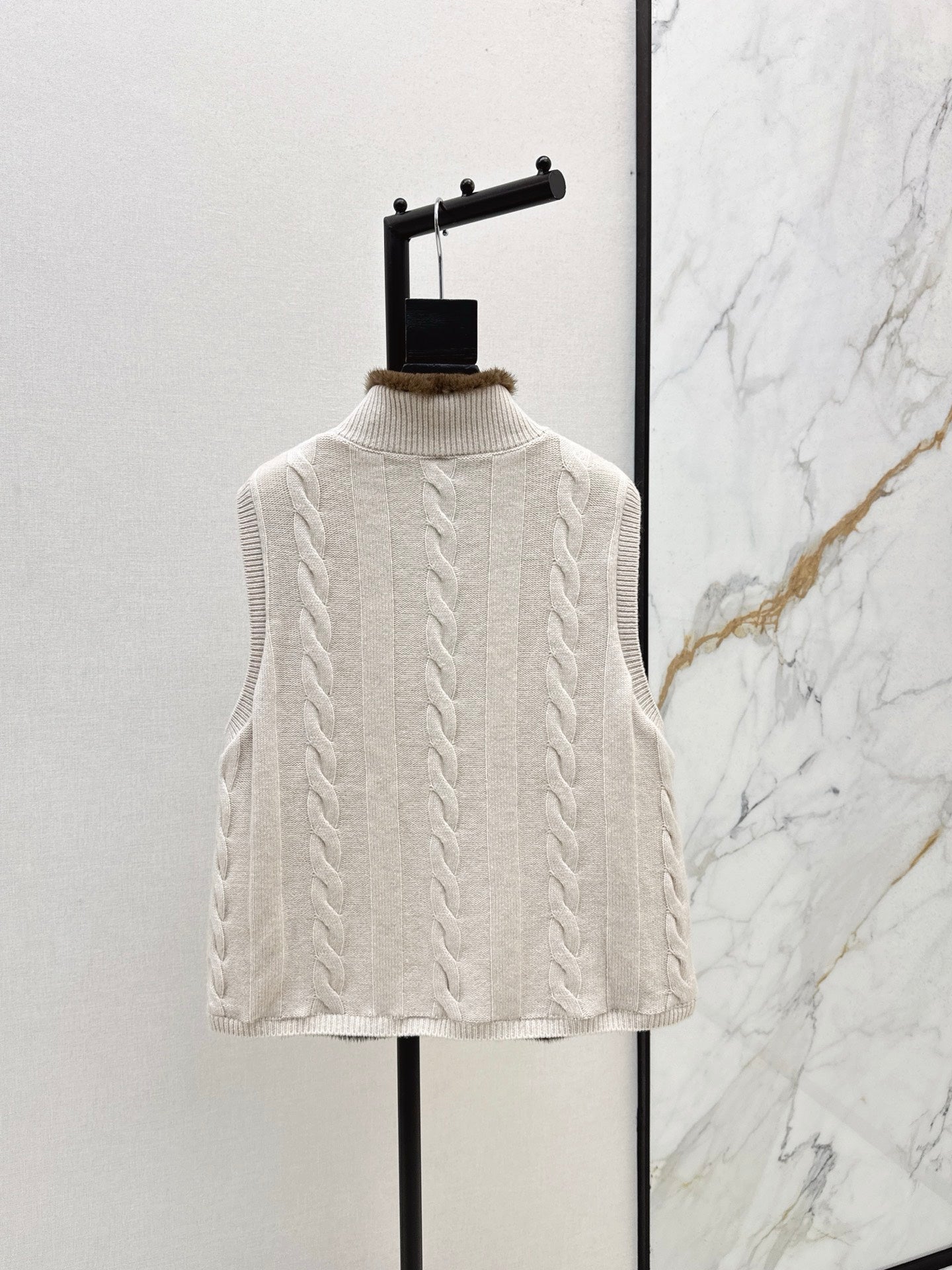 Loro NEW Reversible vest