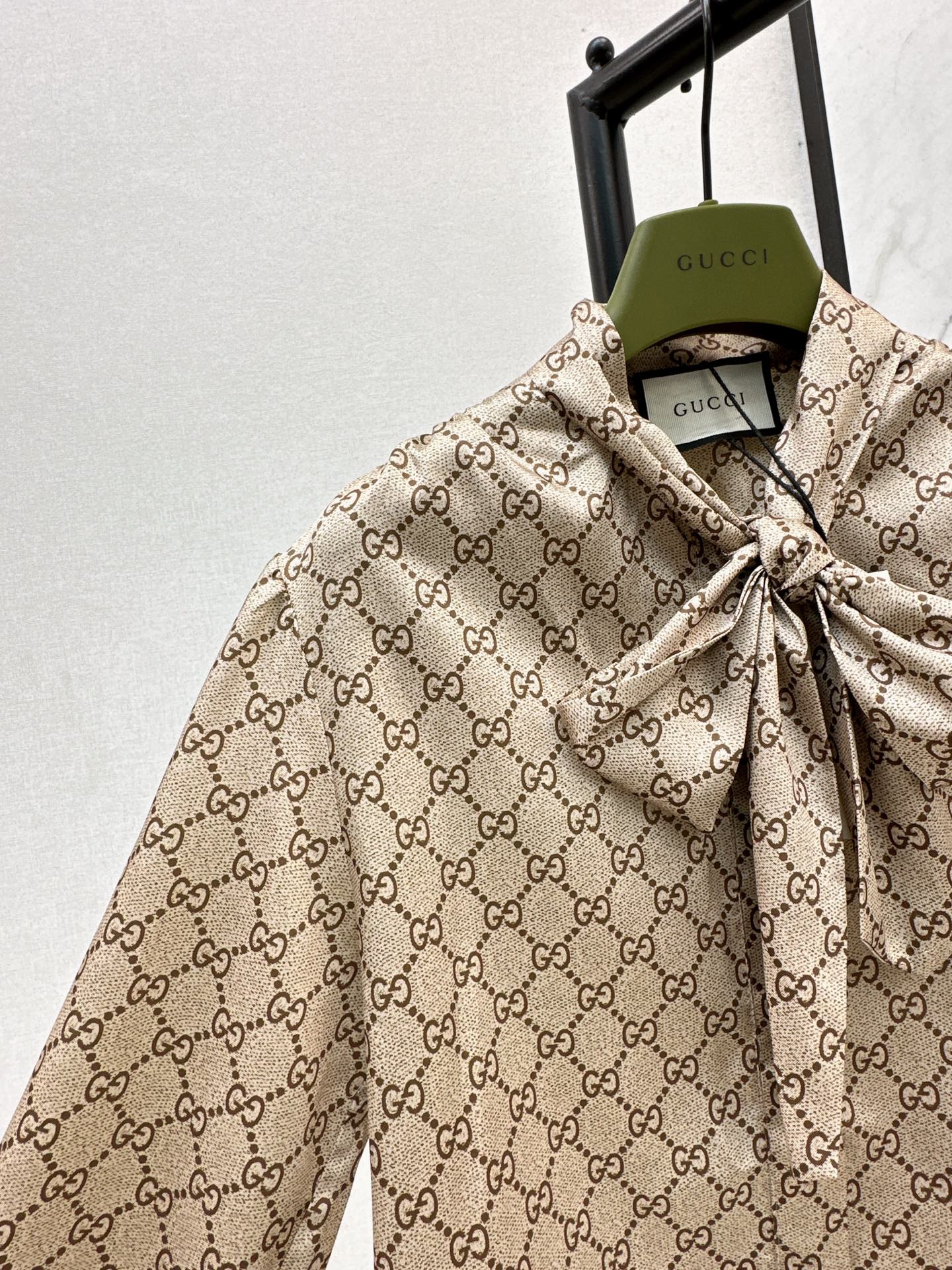 Guc NEW ribbon shirt