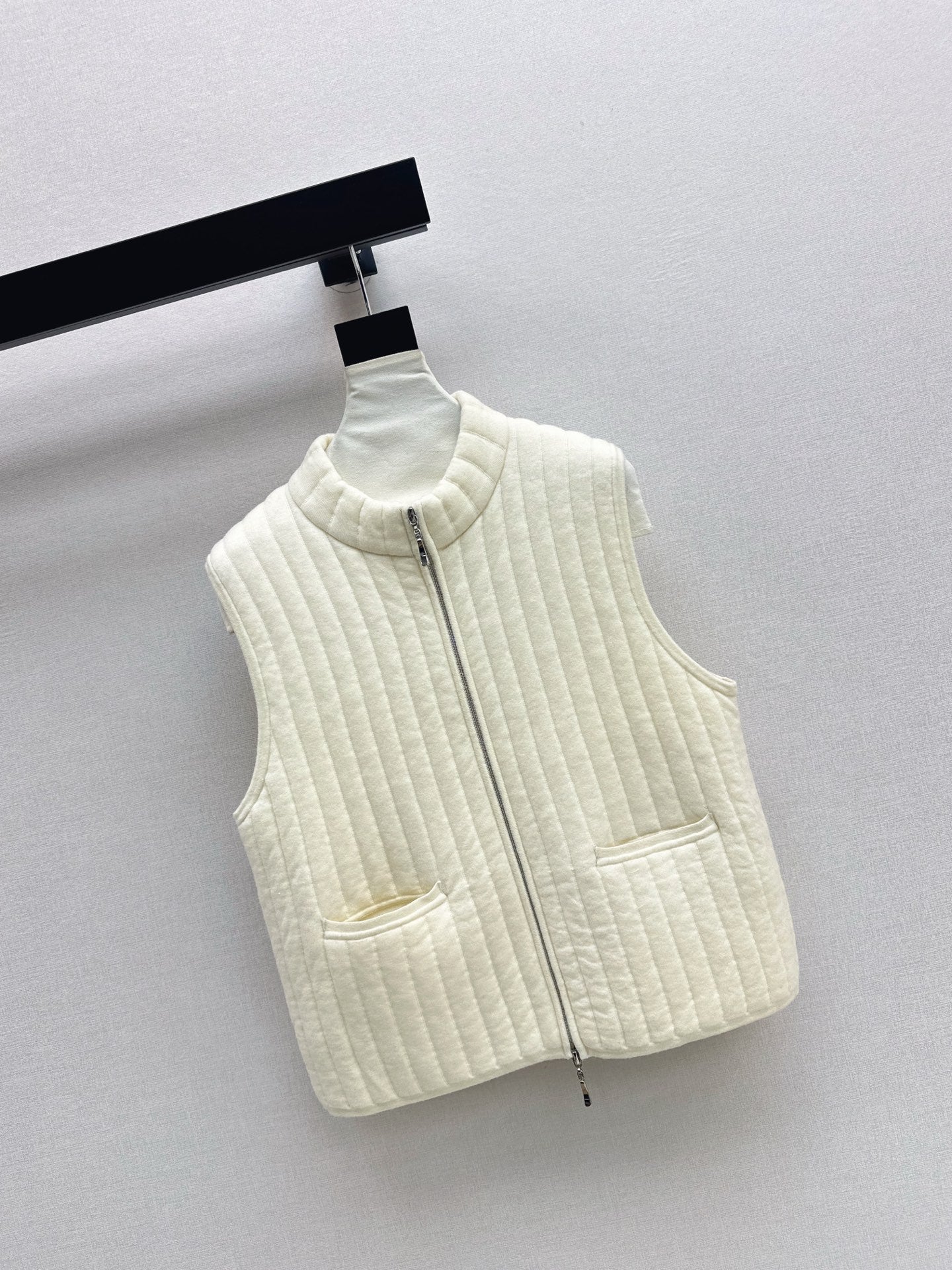 Brune NEW knitted vest