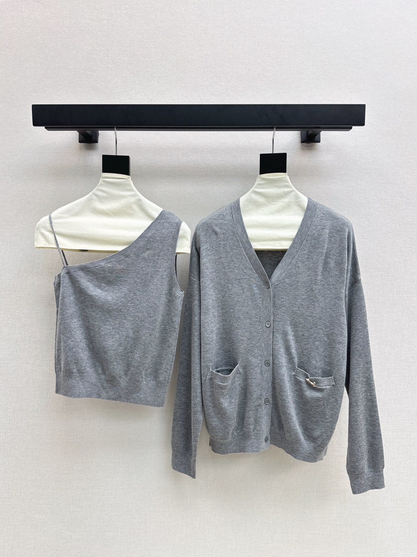 Miu NEW Knitted cardigan vest set
