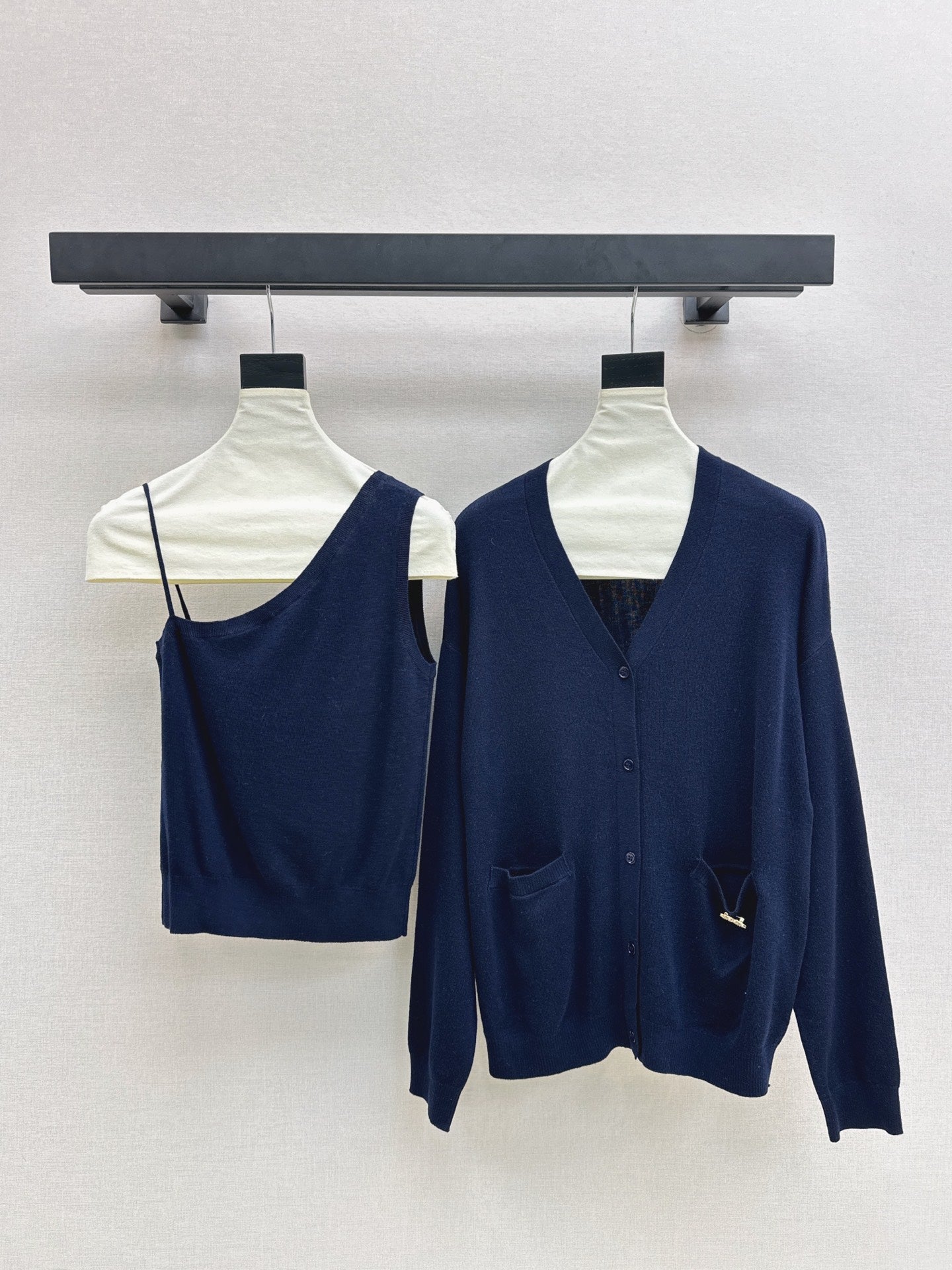 Miu NEW Knitted cardigan vest set