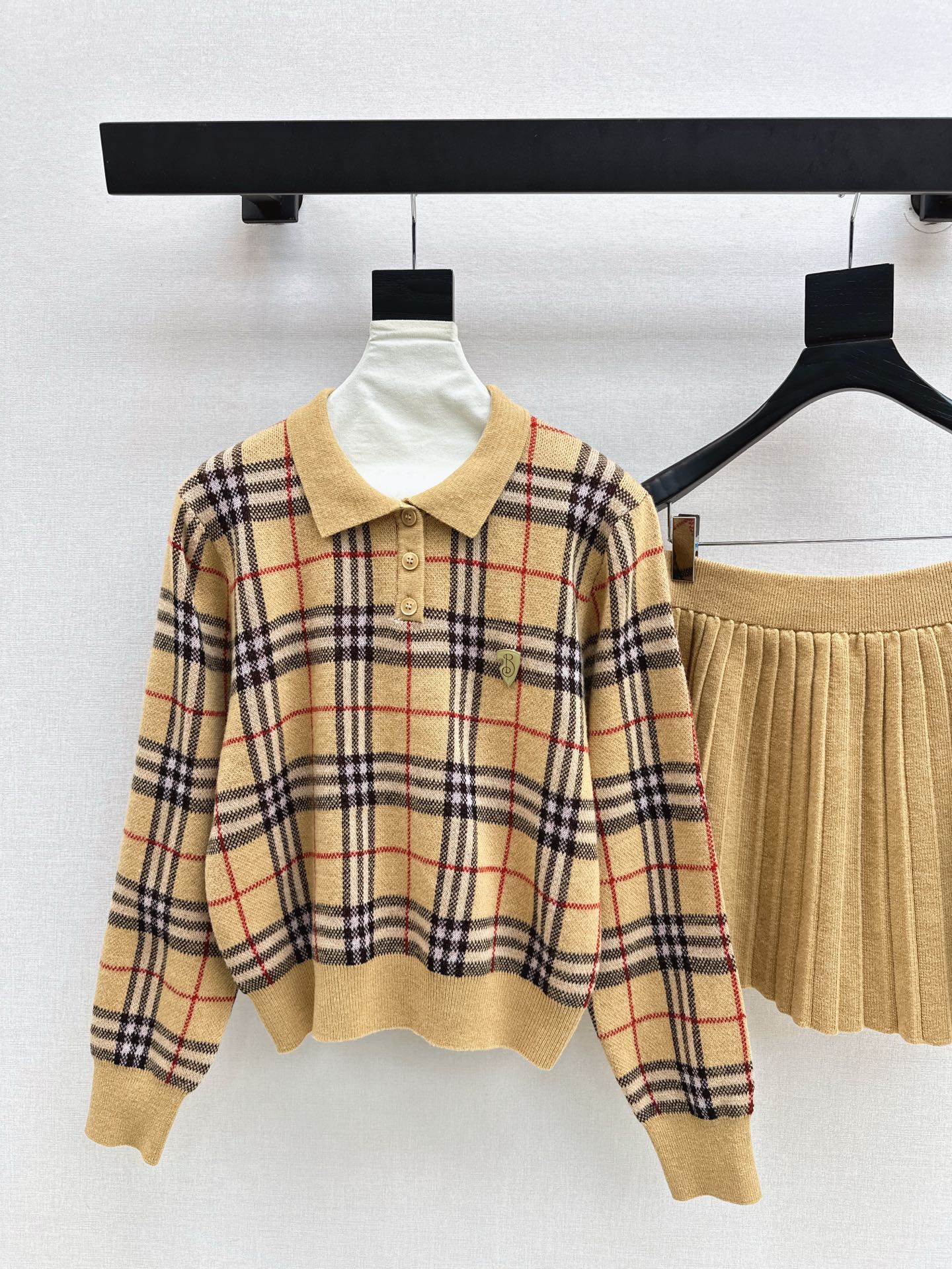 Bur NEW Plaid polo shirt and skirt suit