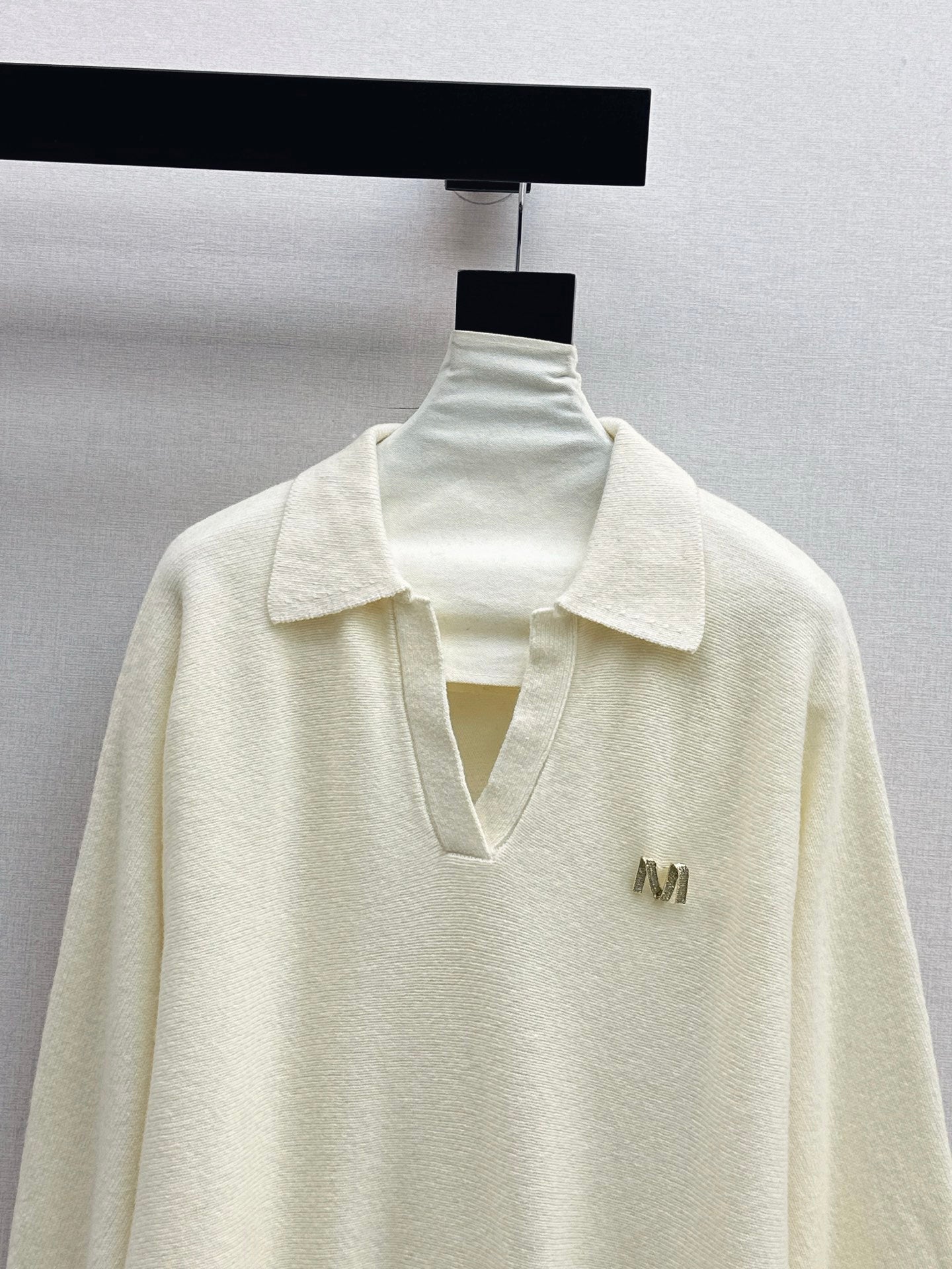 Max NEW lapel sweater