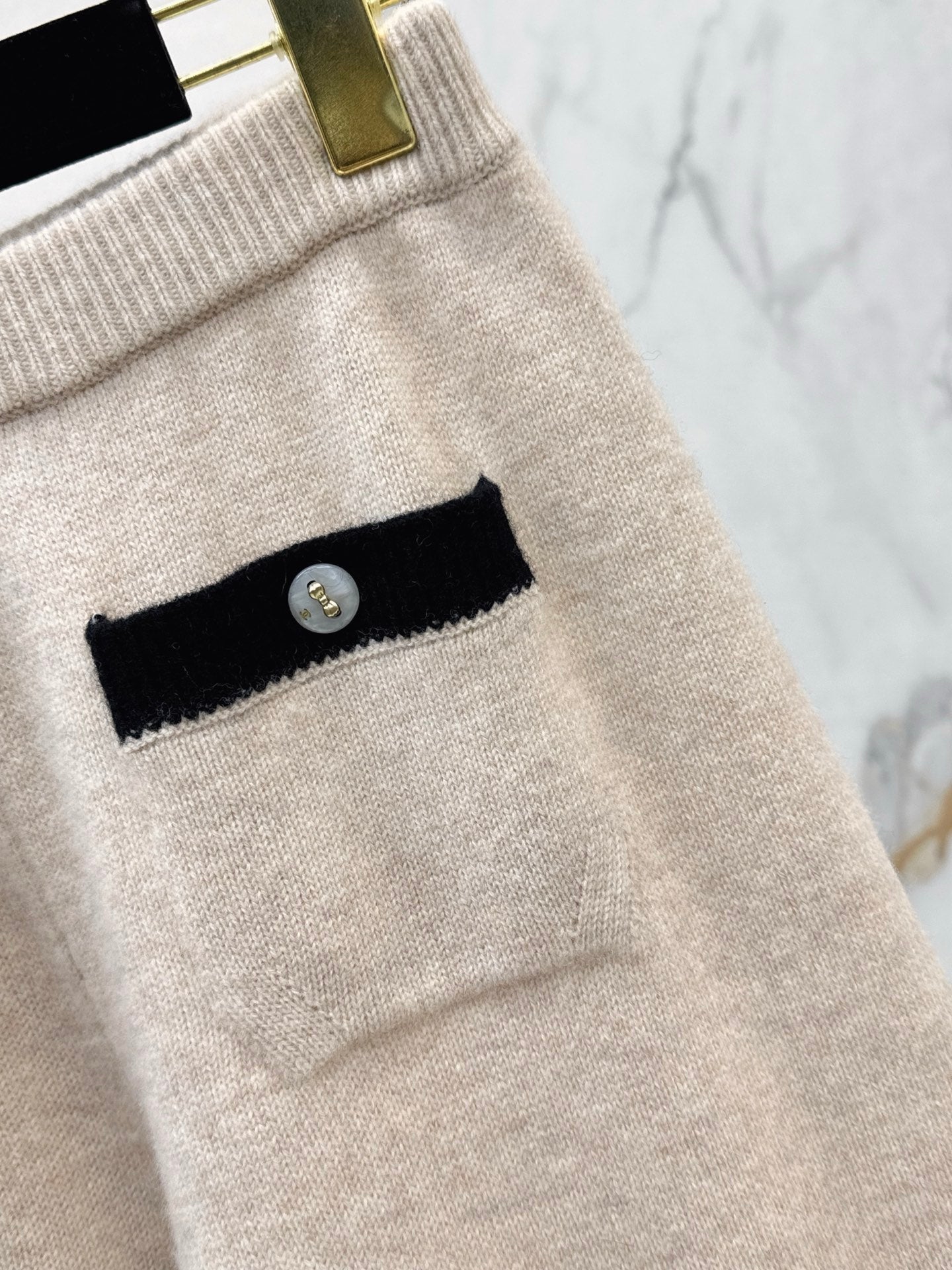 Chan NEW Color block pants