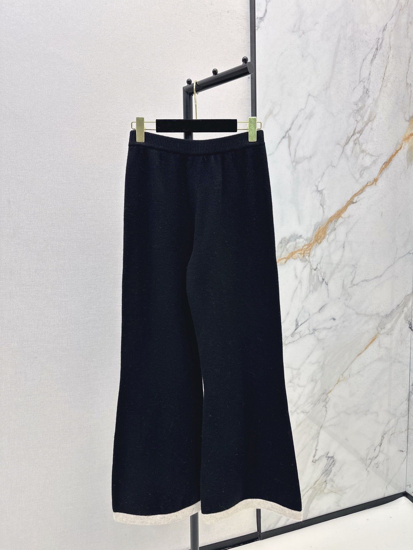 Chan NEW Color block pants