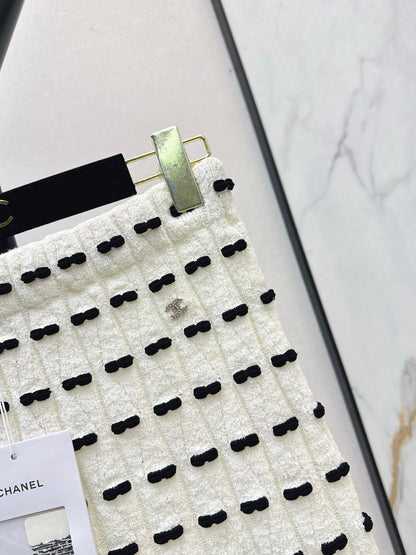 Chan NEW knitted skirt