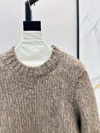 Es NEW wool sweater