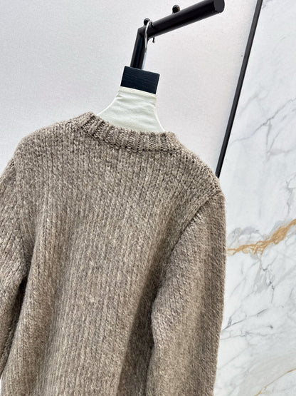 Es NEW wool sweater