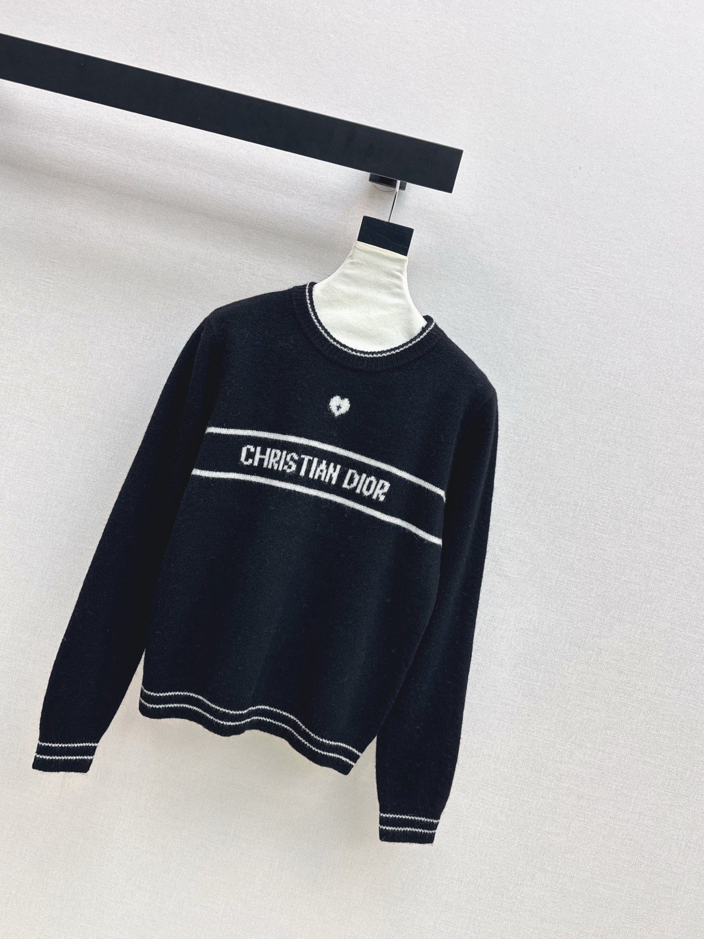 CD NEW embroidered sweater