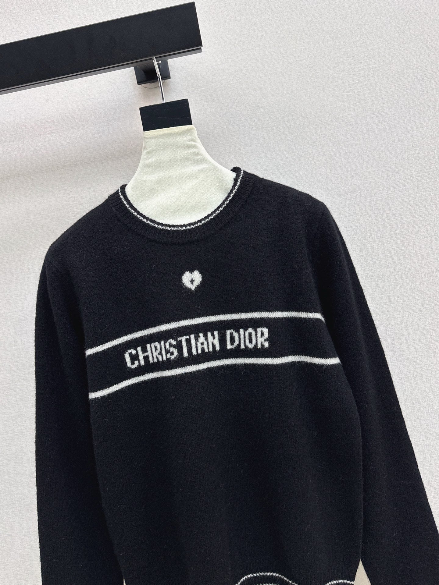 CD NEW embroidered sweater