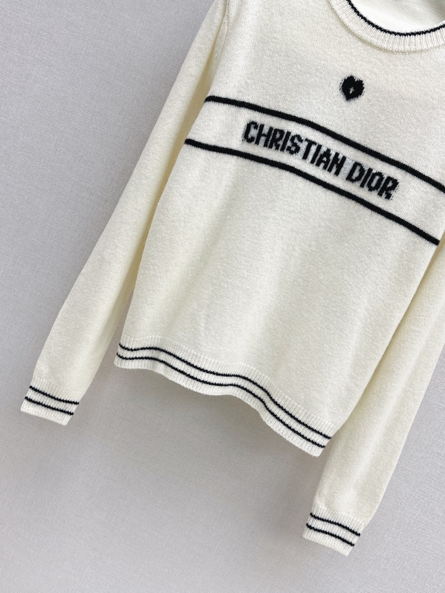 CD NEW embroidered sweater