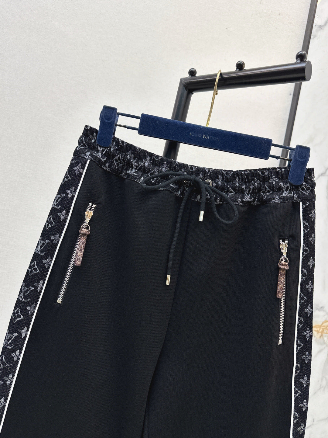 Louis NEW Straight-leg pants