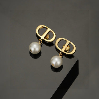 CD New Pearl earrings