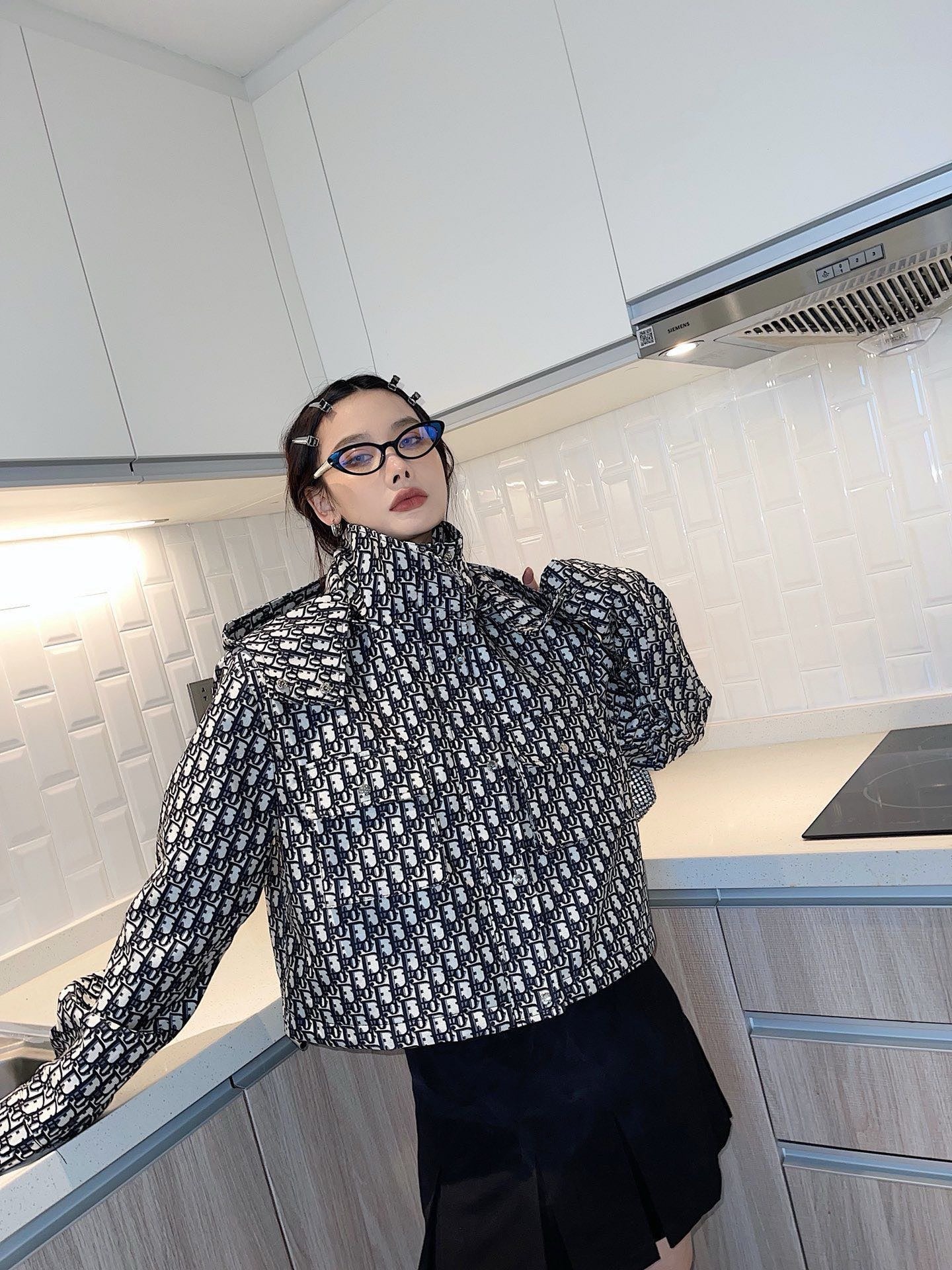 CD NEW Hooded jacket