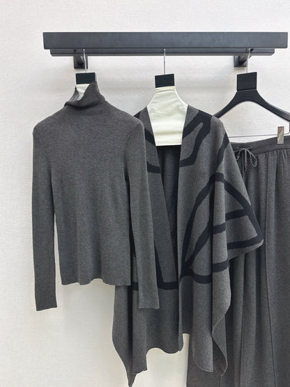 Max NEW knitted suit