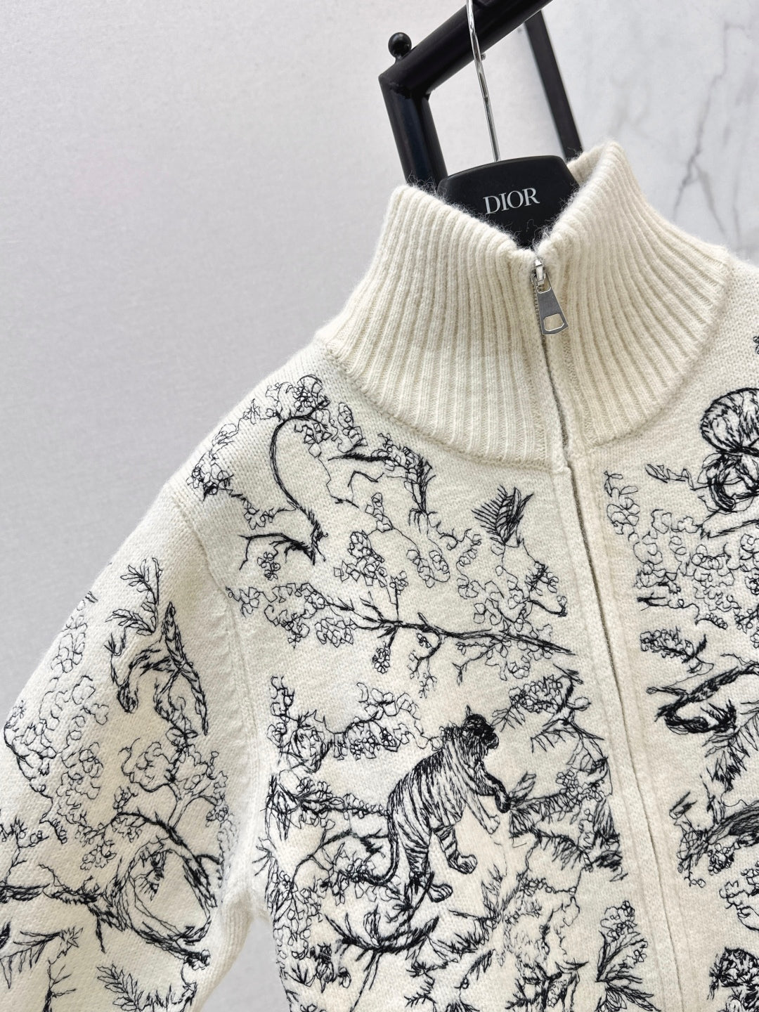 CD NEW Knitted zip-up jacket