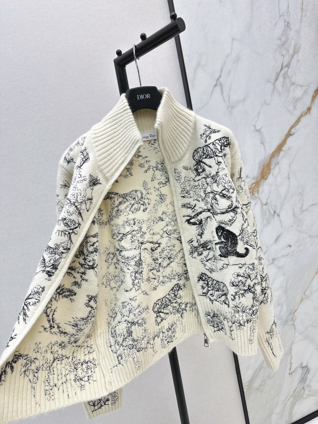 CD NEW Knitted zip-up jacket