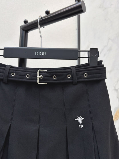 CD NEW pleated skirt