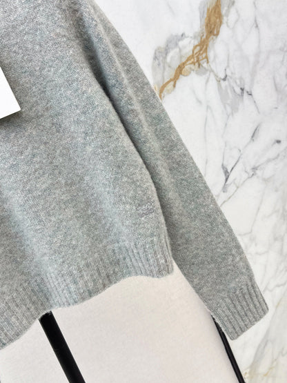 Ce1i NEW wool sweater
