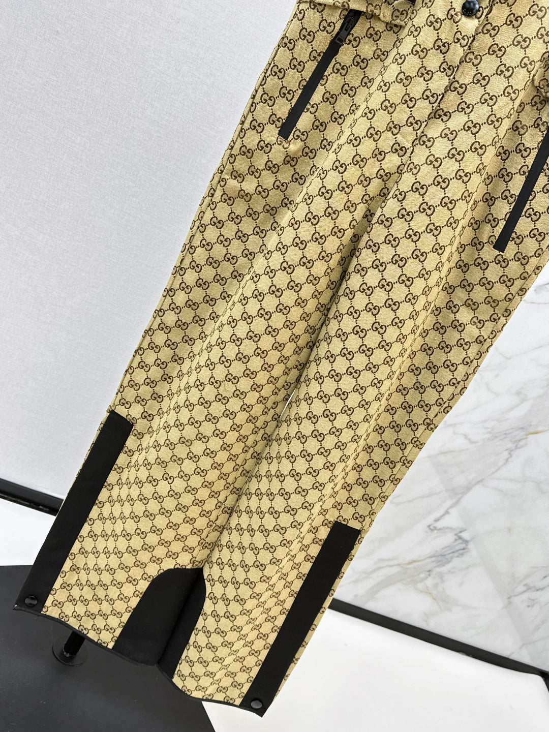 Guc NEW suspender pants