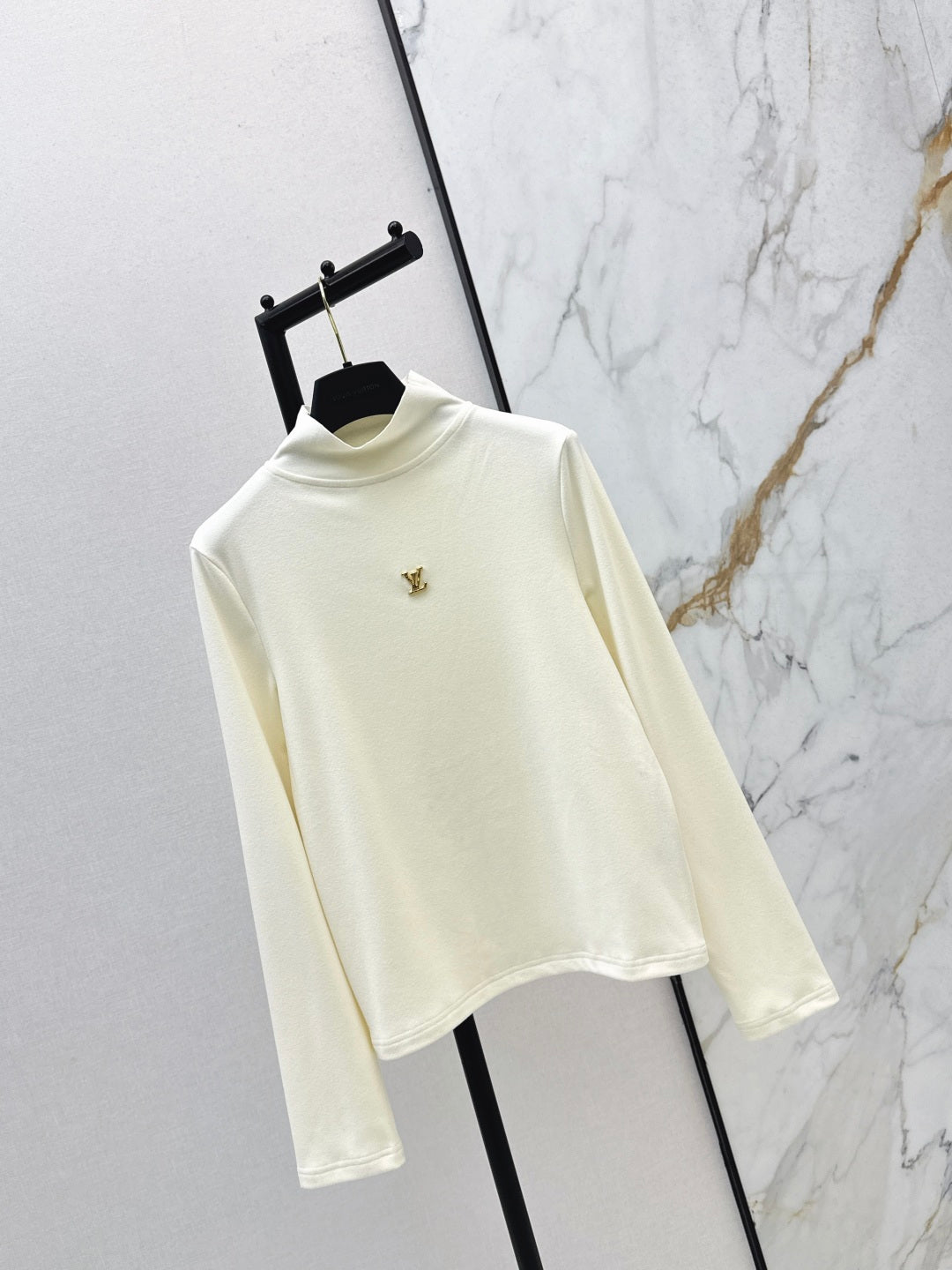 Louis NEW turtleneck shirt